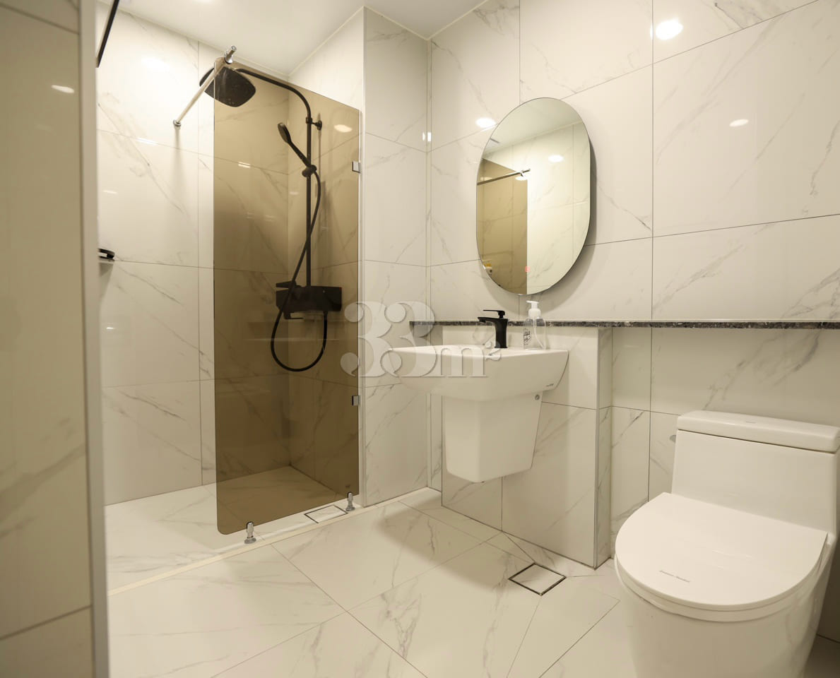 Duplex with separate bedroom and 2 bathrooms 6th image