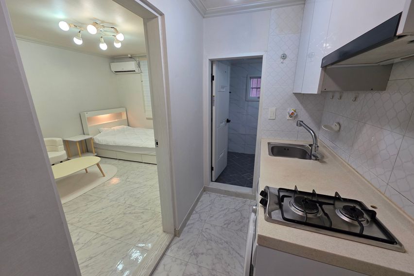 광장로 하얀집 102호