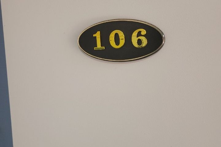 Remodeled two-room apartment, 7-minute walk t 15th image