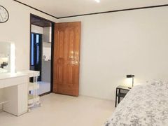 Two-bedroom apartment, 5-minute walk from Ewh 9th image