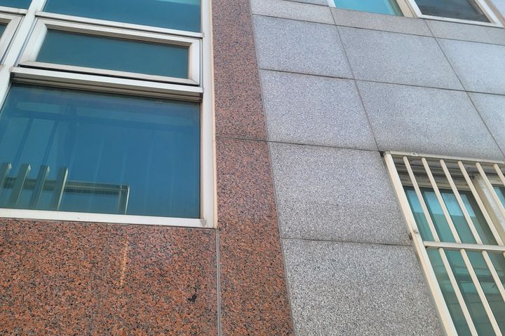 Fully furnished studio near the subway statio 8th image