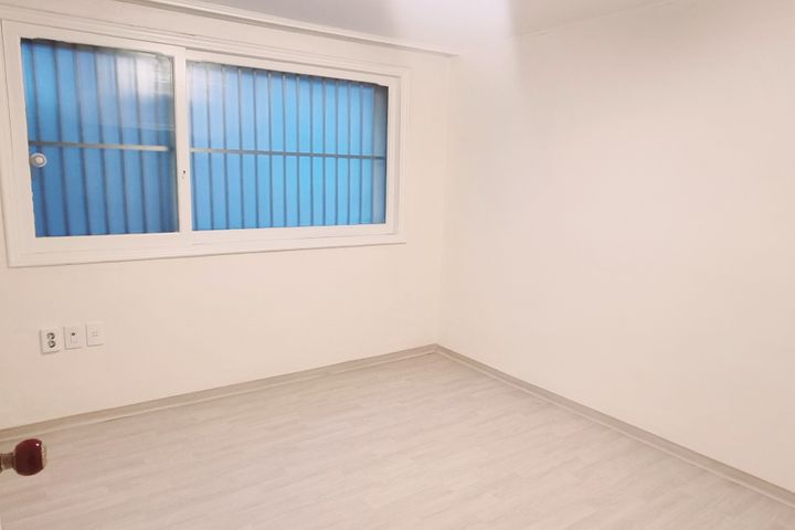 Cozy two-room apartment near Bangbae Station 3th image