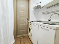 Fully furnished studio apartment, 5 minutes f 5th image