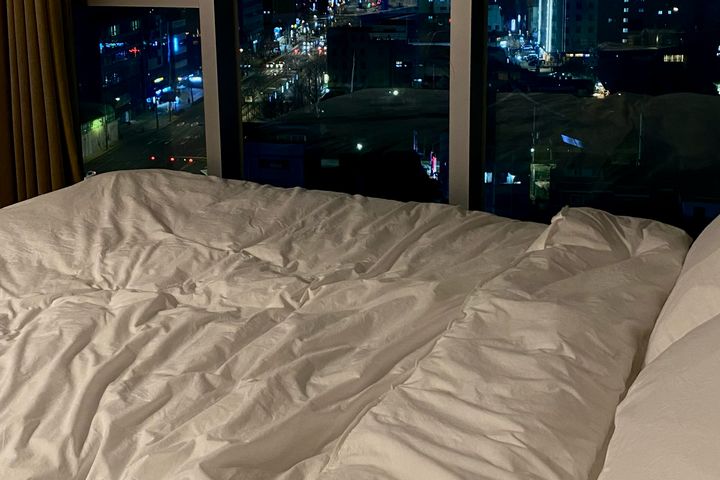 퀸침대호텔침구통창뷰✨ 8번째 이미지