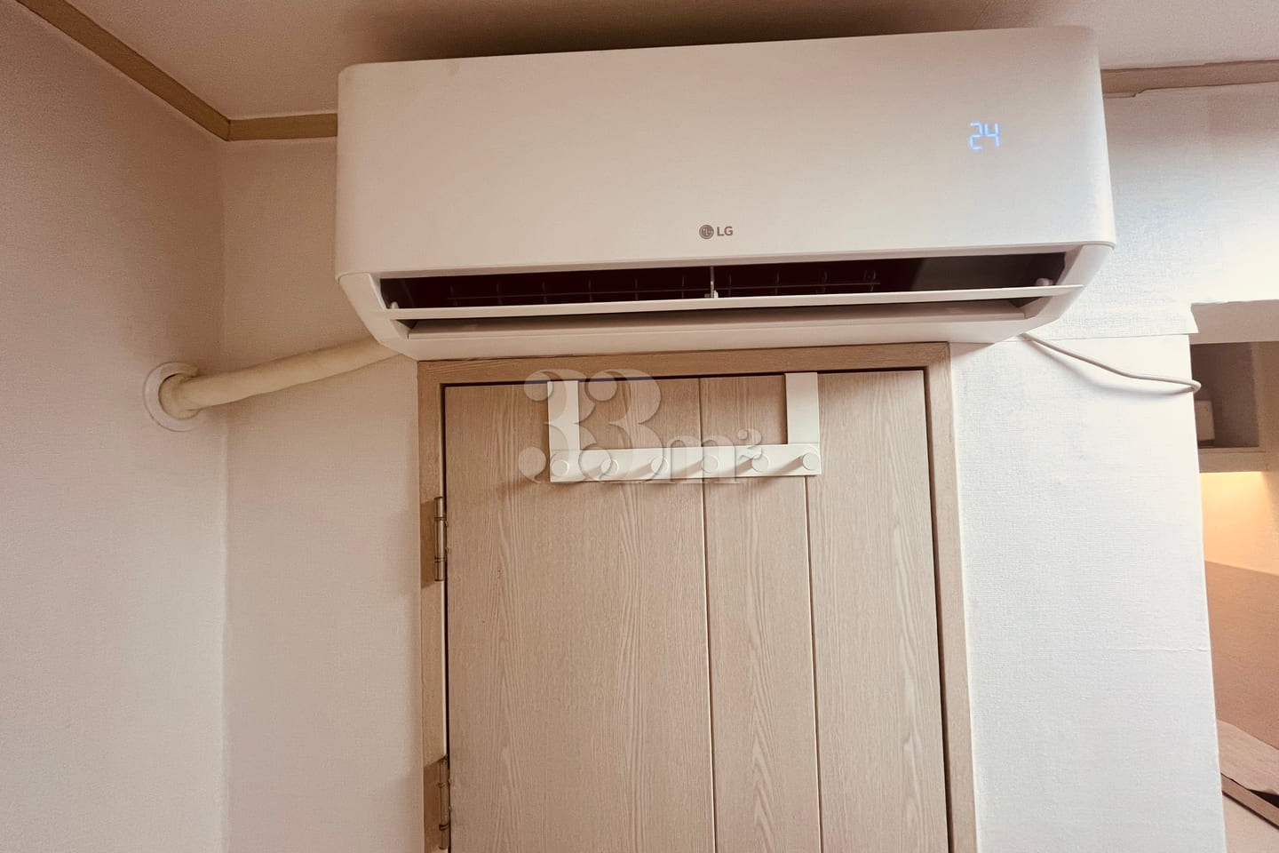 2-minute walk from Sinchon Station (Line 2) 2th image