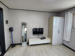 The hottest spot on the 2nd floor in Jochon-d 1th image