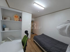 Room 207 4th image