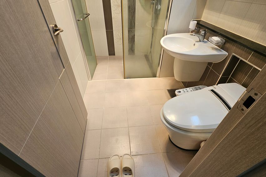 별똥별하우스 사이8층