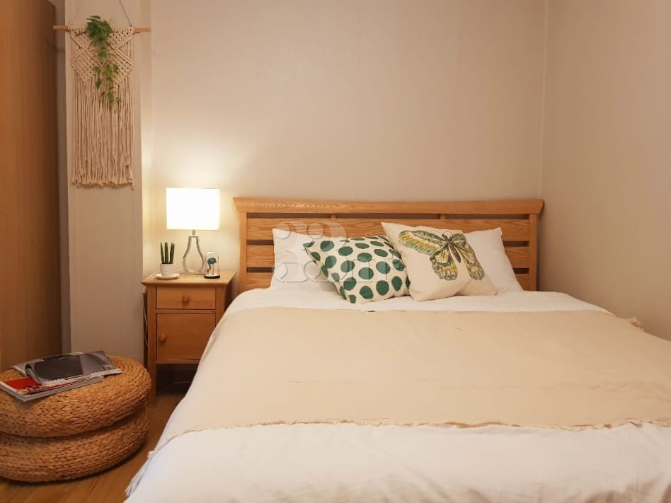 Cozy and comfortable room. 0th image