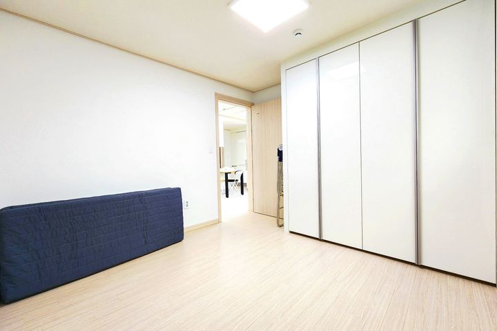 Two-bedroom apartment with full options, 5-mi 5th image