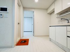 Oryudong Station / Luxury Two-Room Apartment 3th image