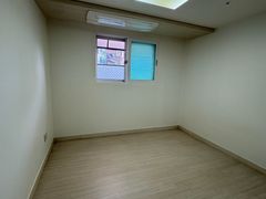 Three-room apartment with good natural light 1th image
