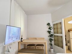 Cozy 2-Room Unit 3th image