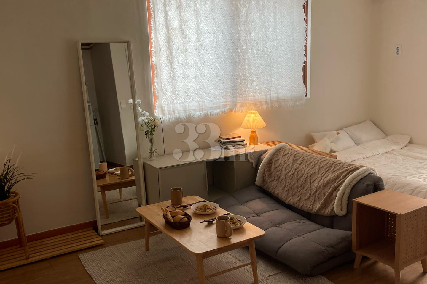 Spacious studio near Hapjeong and Hongdae sta 1th image