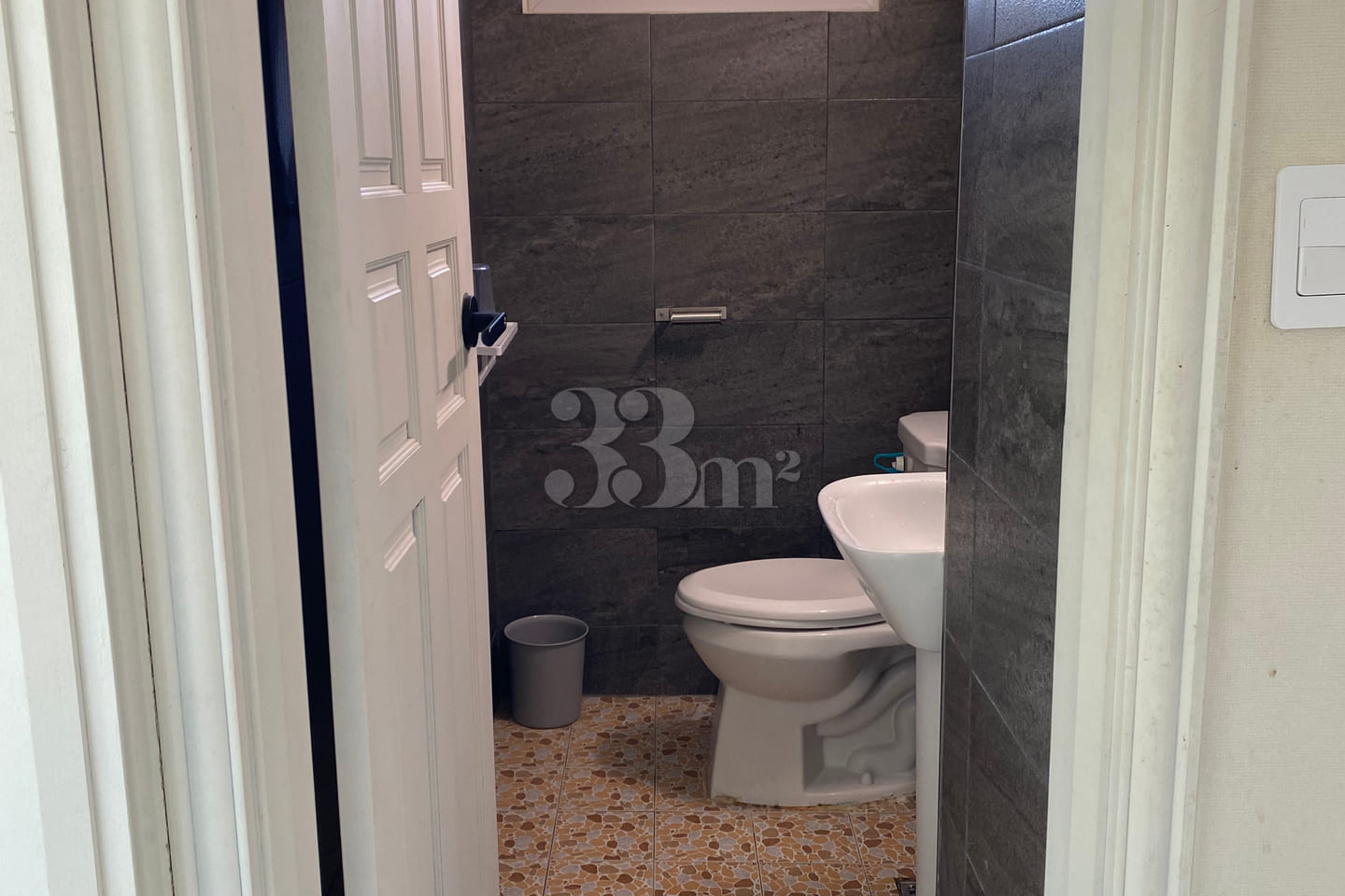 Two-room pet-friendly accommodation at Samyan 13th image
