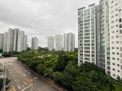 Fully-furnished/Spacious Officetel 18th image