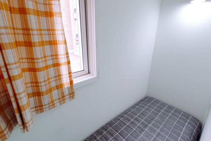 Convenient room in a great location 5th image
