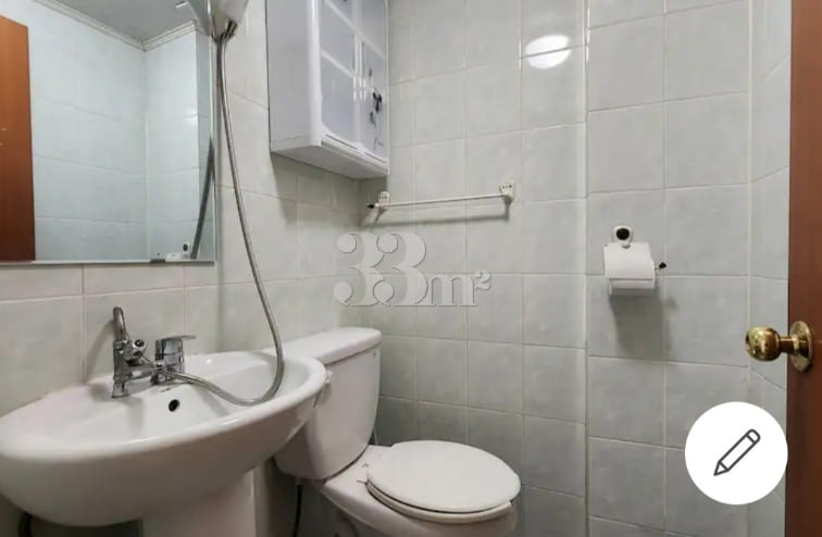 Room 305 4th image