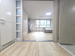 1.5 rooms, 9 pyeong, no parking fee 1th image