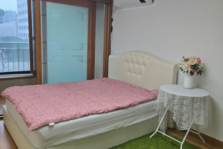 Seocho Gangnam 3BR 2BA 2th image