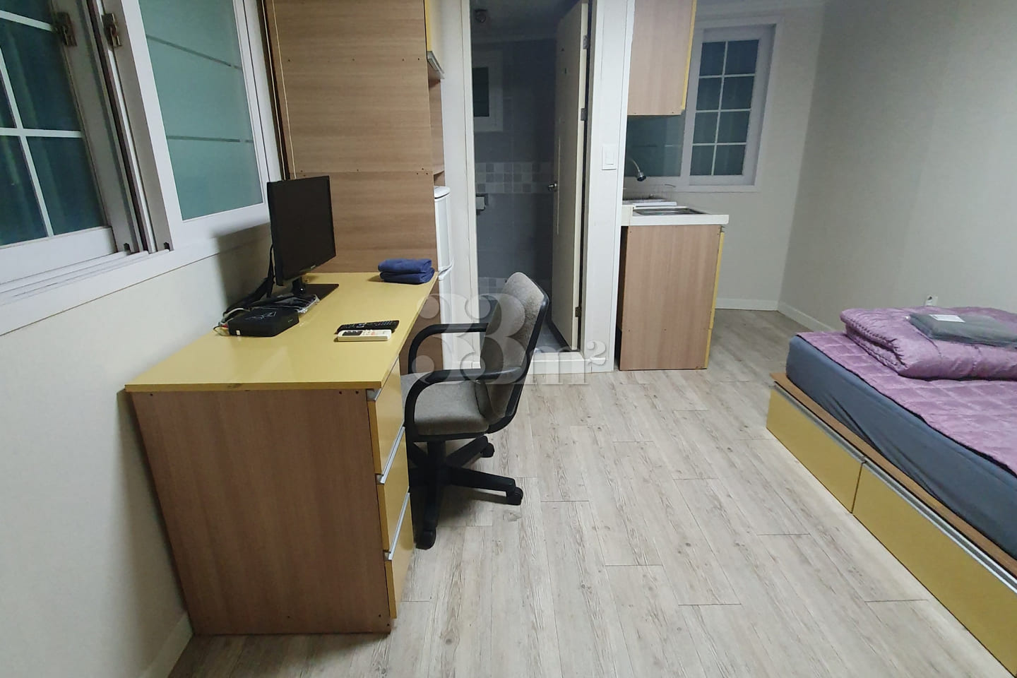 Room 104 2th image