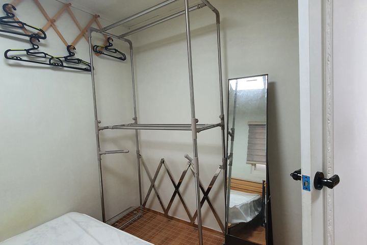 A1 Room, Entrance to Dong-eui University, Gay 2th image
