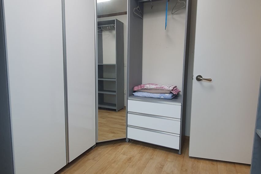 Minimalist Detached House 3th image