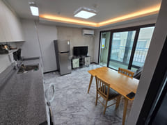 Fully furnished new-build 1.5-room unit 1th image