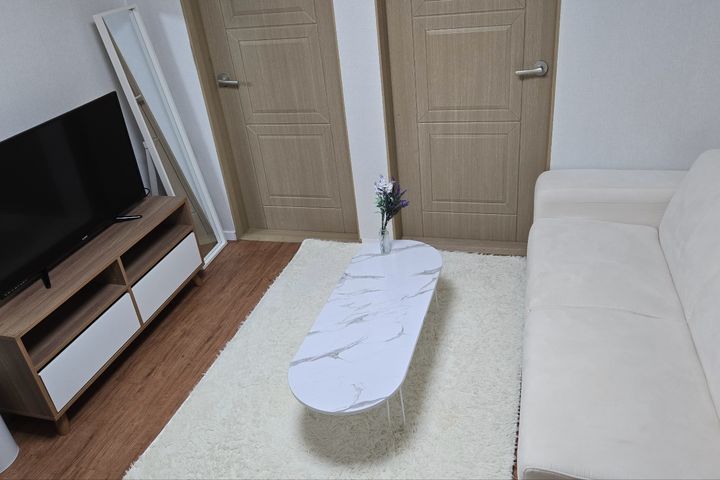 A 3-room space where you'll want to stay 13th image