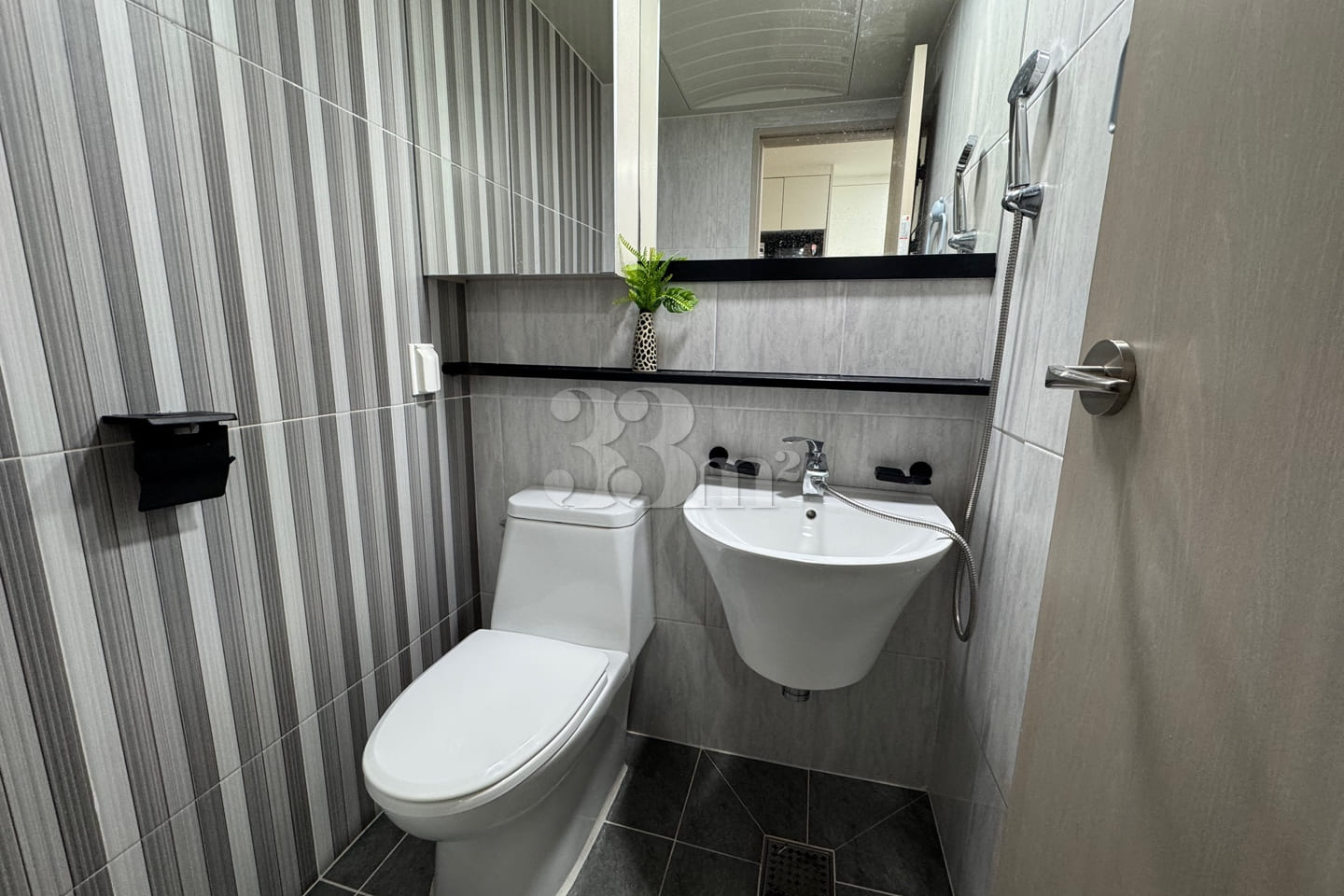 Room 502 2th image