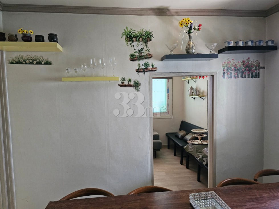A lovely, well-appointed home 11th image