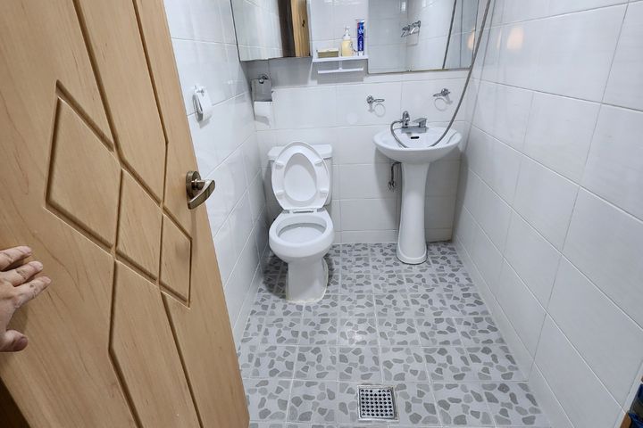 3-meter-high window, individual heating, 310 6th image
