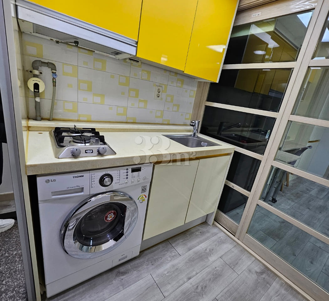 1-minute walk from Junggu Office Station, stu 4th image
