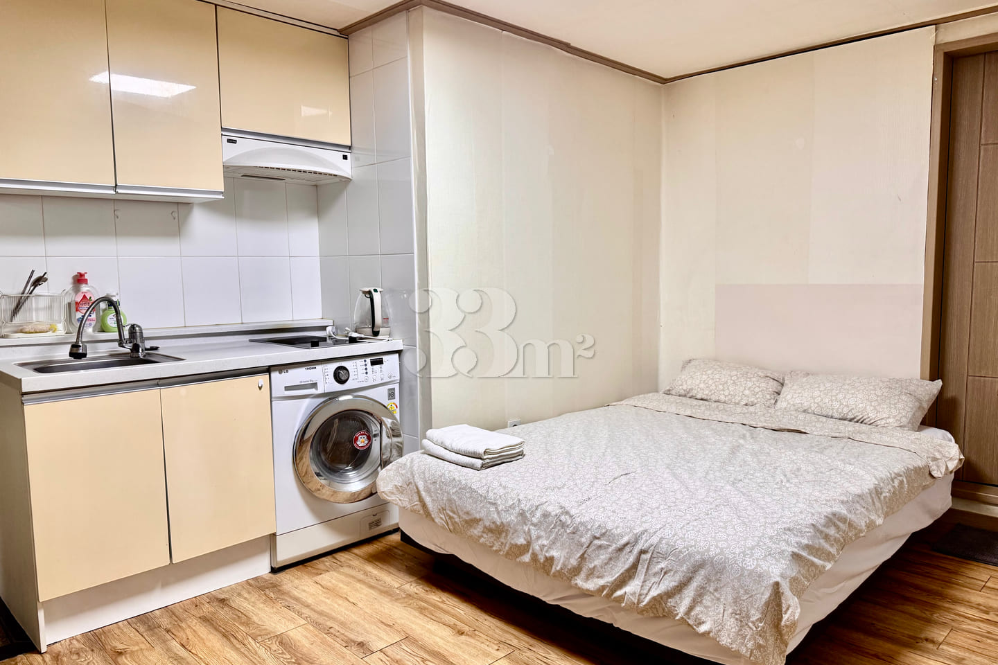 2 minutes from Nonhyeon Station (studio apart 2th image