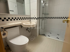 Large room with a balcony, 1 minute from Hong 10th image