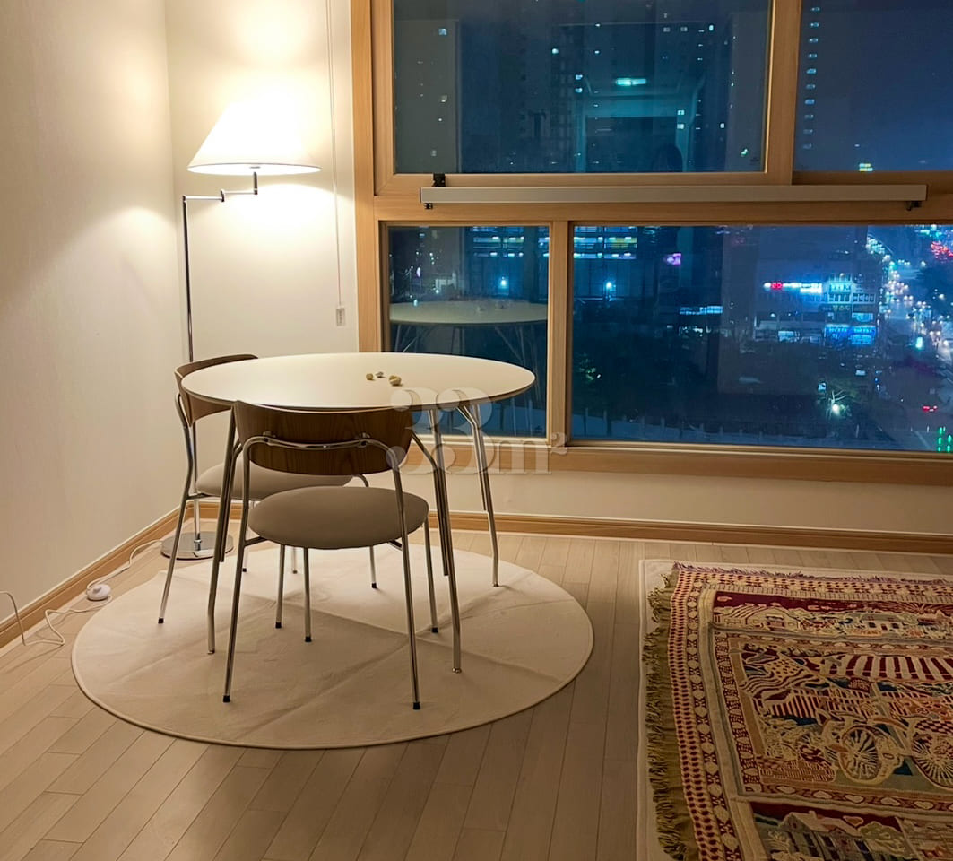 Fully furnished two-bedroom apartment near Da 5th image