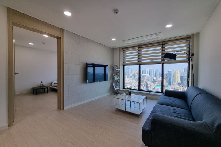 Fully furnished, 2 bedrooms, Gwangan Bridge v 3th image