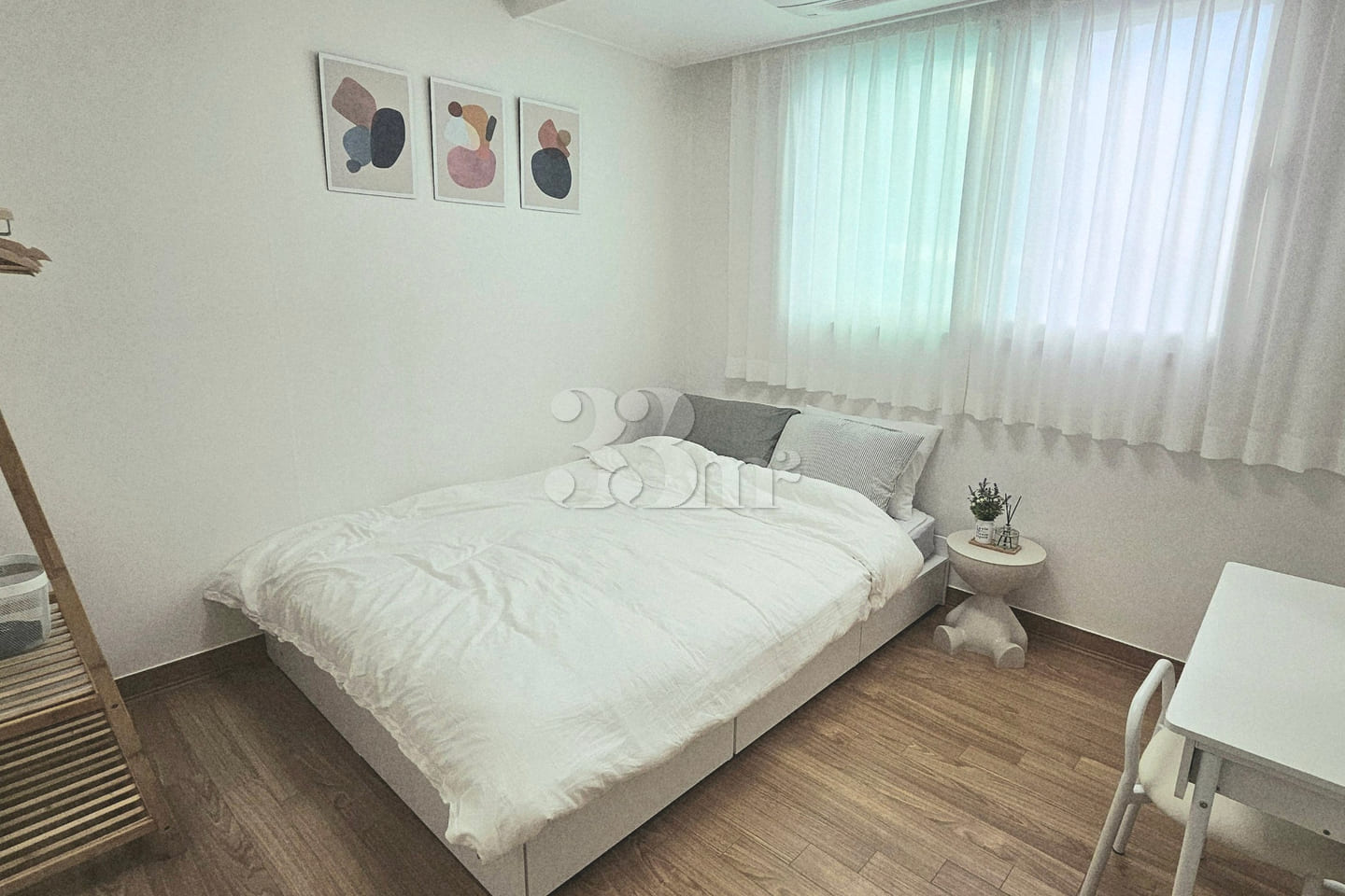Fully furnished two-bedroom apartment right n 5th image
