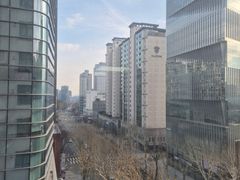 City view, super close to the subway station, 3th image