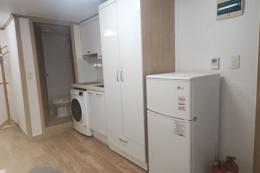 조용하고 큰 방 2번째 이미지