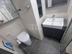 Modern Duplex, 11th Floor 10th image