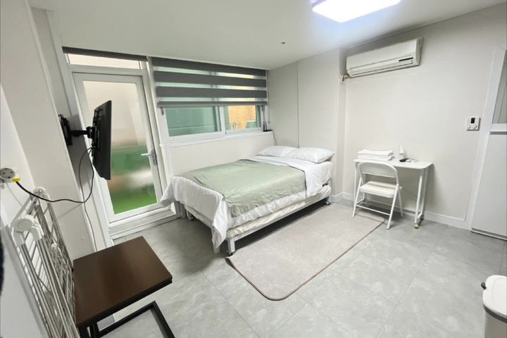 Studio apartment with a balcony 11th image
