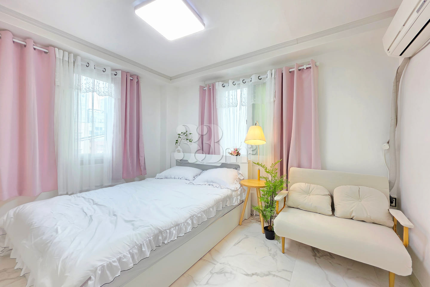 Sunny home, 1 minute from Eonju Station 5th image