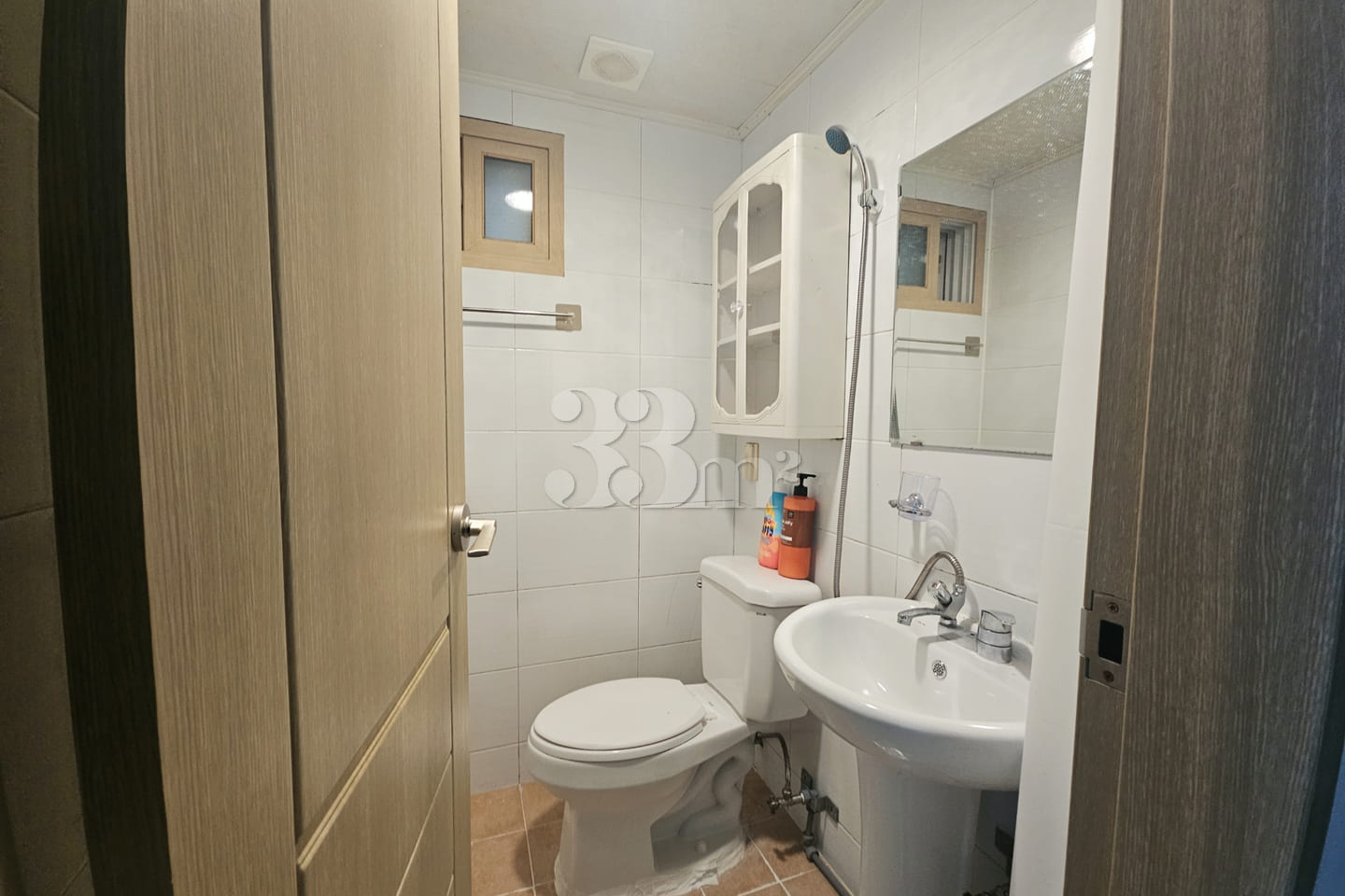 Clean and affordable studio apartment. 6th image