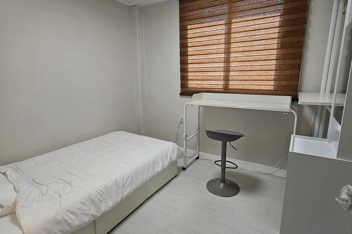 Room 1 2th image