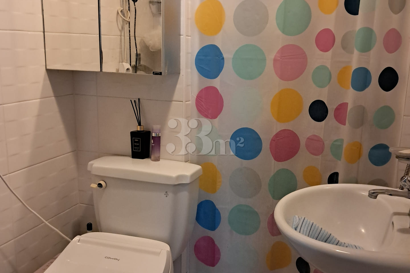 Fully furnished, spacious studio-style unit 10th image