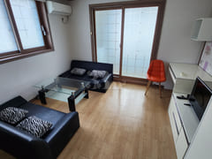 Spacious 1.5-room, quiet, free parking 0th image