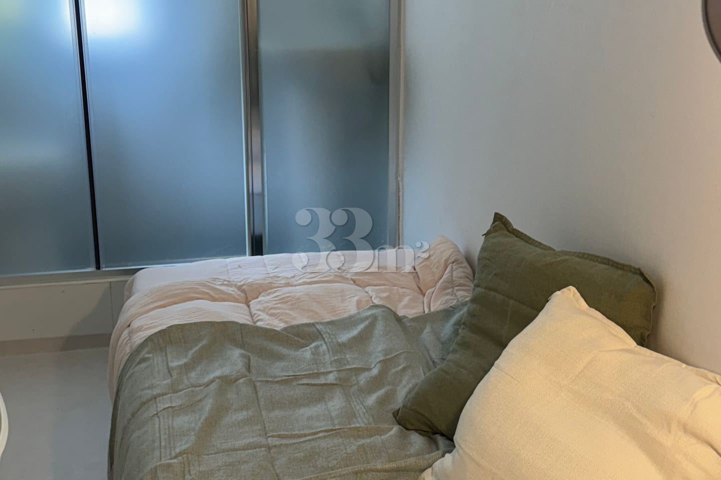 Room 403 5th image