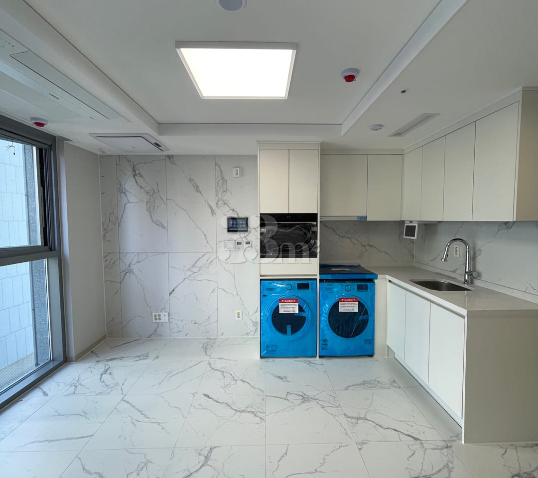 Two-room apartment with separate living room, 5th image
