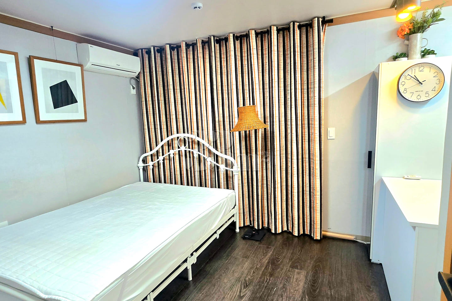 Neat Studio in Mangwon (Unit 201) 3th image